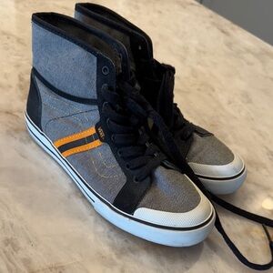 Vans hi tops size 8 RARE